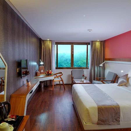 The Blooms Cochin Hotel Kochi Buitenkant foto