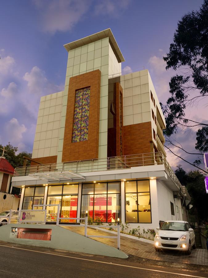 The Blooms Cochin Hotel Kochi Buitenkant foto