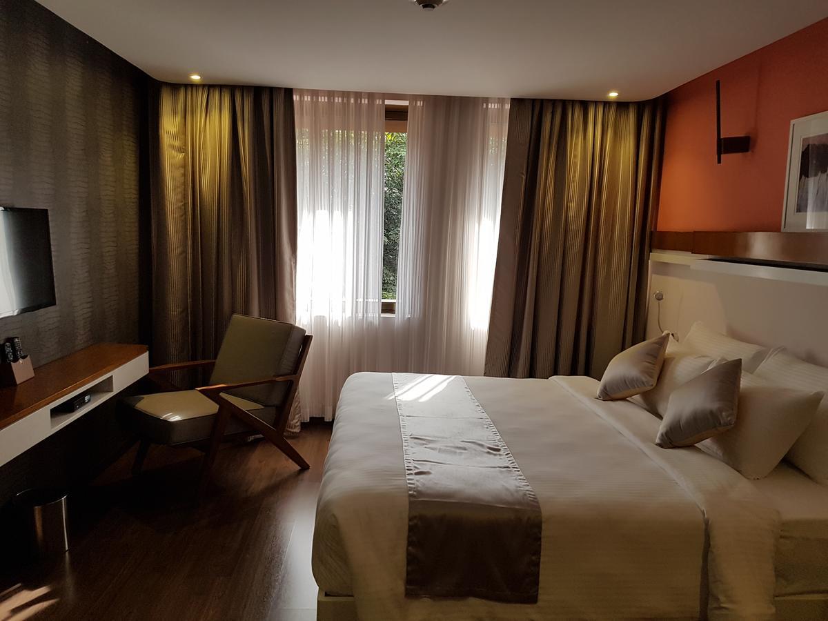 The Blooms Cochin Hotel Kochi Buitenkant foto