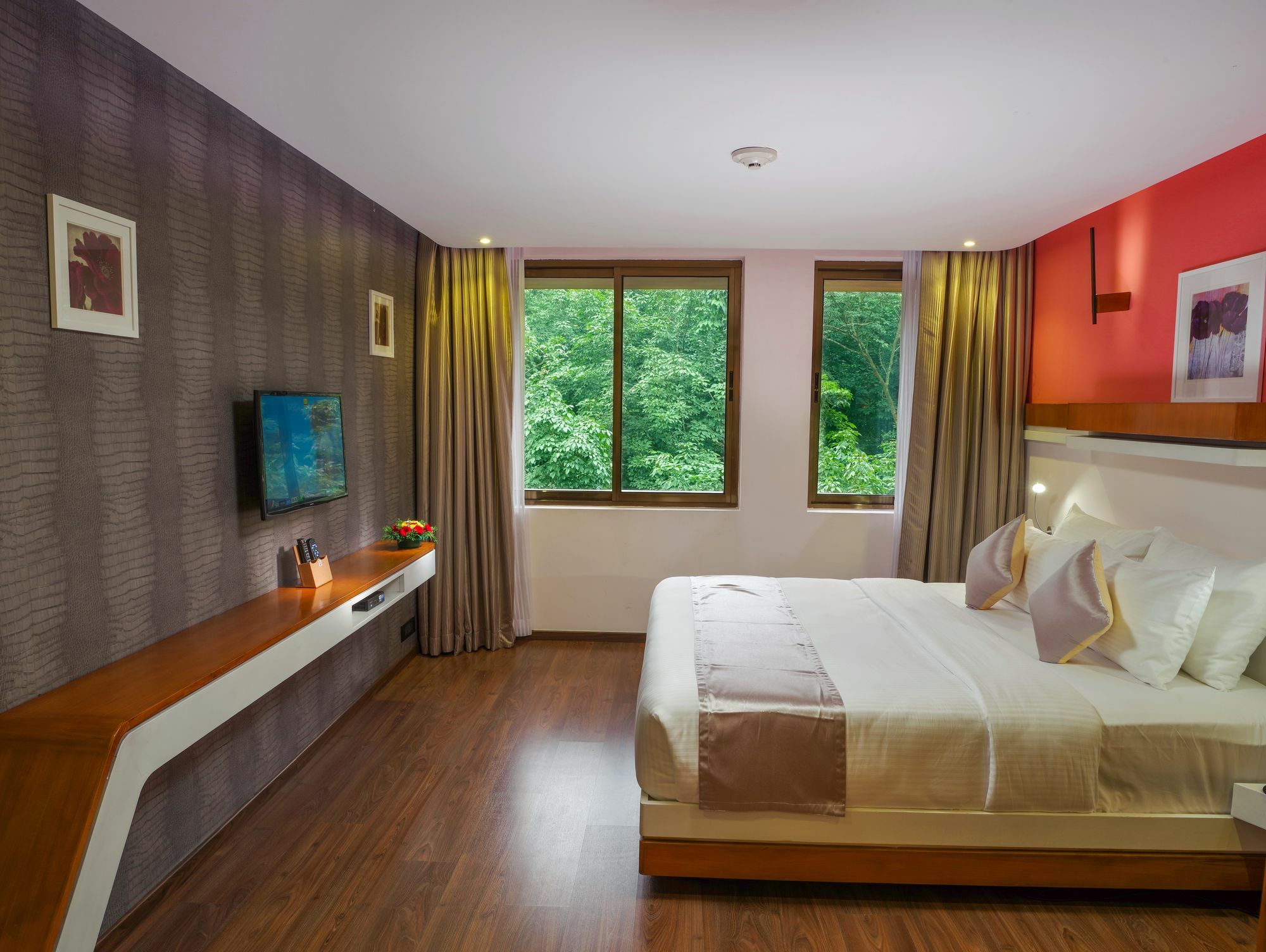 The Blooms Cochin Hotel Kochi Buitenkant foto